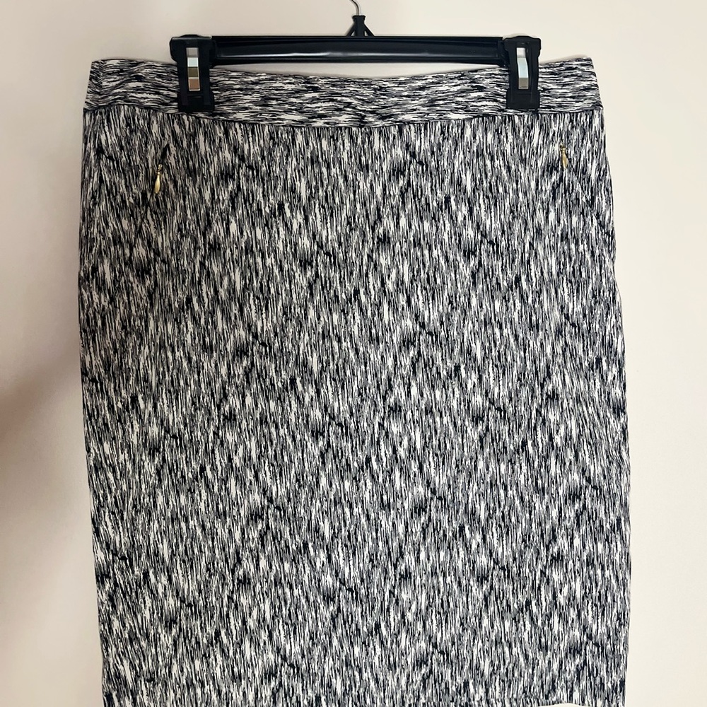 The Limited Black and White Midi Pencil Skirt for Work